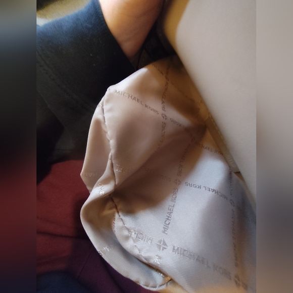 Michael Kors Jet set crossbody bag - Picture 9 of 15